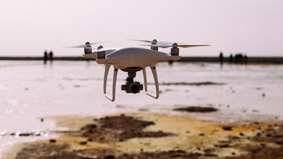 Drone em voo para mapeamento aéreo